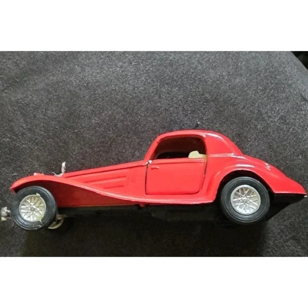 Die Cast Bright Red Luxury Mercedes Benz 540K Cabriolet Car # 8502 Movable Parts